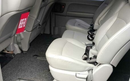 Hyundai Grand Starex Grand Starex I рестайлинг 2, 2015 год, 2 350 000 рублей, 9 фотография