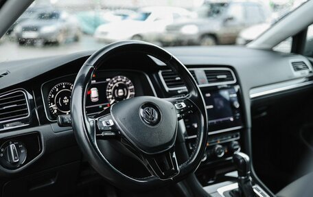 Volkswagen Golf VII, 2018 год, 1 949 000 рублей, 9 фотография