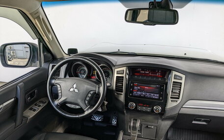 Mitsubishi Pajero IV, 2017 год, 3 450 000 рублей, 16 фотография