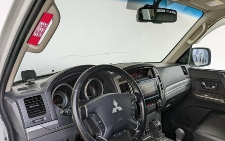 Mitsubishi Pajero IV, 2017 год, 3 450 000 рублей, 20 фотография