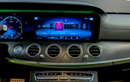 Mercedes-Benz E-Класс, 2020 год, 4 500 000 рублей, 15 фотография