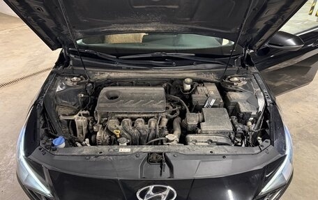 Hyundai Elantra, 2021 год, 2 200 000 рублей, 13 фотография