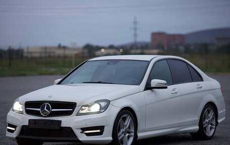 Mercedes-Benz C-Класс, 2011 год, 800 000 рублей, 4 фотография