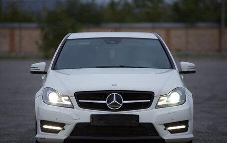 Mercedes-Benz C-Класс, 2011 год, 800 000 рублей, 2 фотография