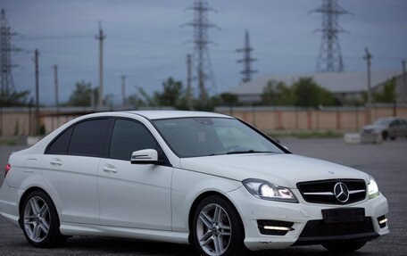 Mercedes-Benz C-Класс, 2011 год, 800 000 рублей, 3 фотография