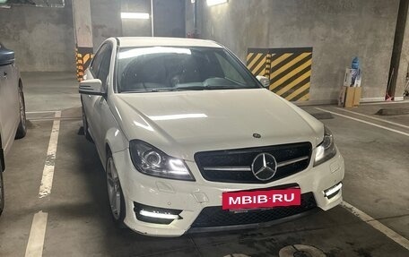 Mercedes-Benz C-Класс, 2011 год, 800 000 рублей, 6 фотография