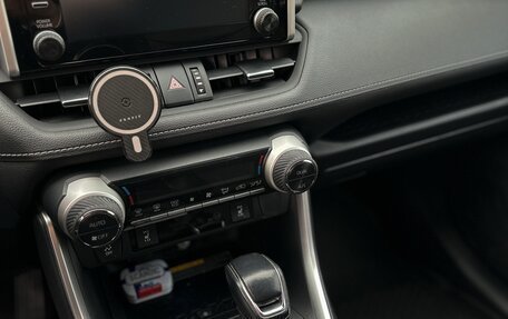 Toyota RAV4, 2020 год, 3 400 000 рублей, 10 фотография