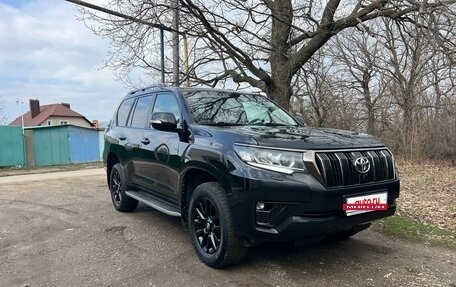 Toyota Land Cruiser Prado 150 рестайлинг 2, 2021 год, 5 850 000 рублей, 1 фотография