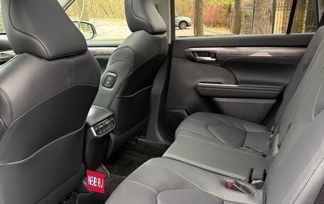 Toyota Highlander, 2026 год, 5 290 000 рублей, 27 фотография