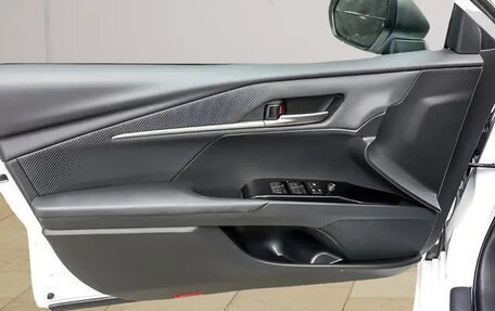 Toyota Camry, 2025 год, 5 600 000 рублей, 10 фотография