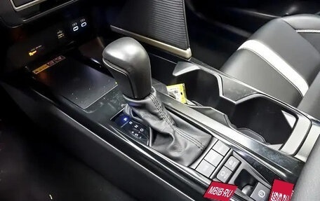 Toyota Camry, 2025 год, 5 600 000 рублей, 8 фотография