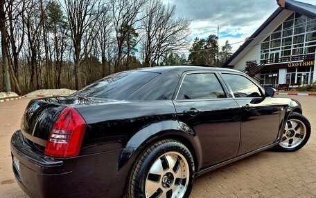 Chrysler 300C II, 2005 год, 1 095 000 рублей, 15 фотография