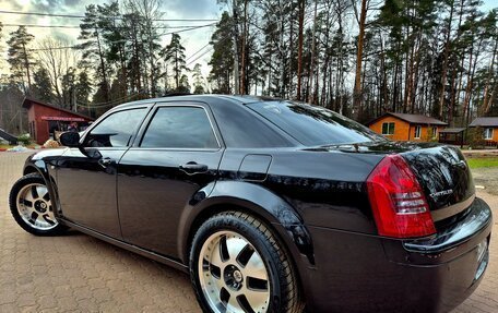 Chrysler 300C II, 2005 год, 1 095 000 рублей, 11 фотография
