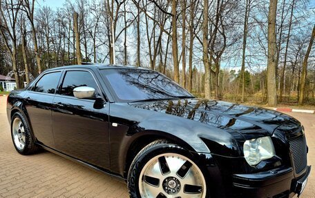 Chrysler 300C II, 2005 год, 1 095 000 рублей, 7 фотография