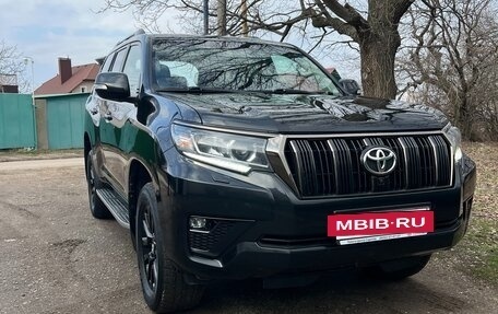 Toyota Land Cruiser Prado 150 рестайлинг 2, 2021 год, 5 850 000 рублей, 2 фотография