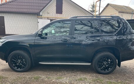 Toyota Land Cruiser Prado 150 рестайлинг 2, 2021 год, 5 850 000 рублей, 5 фотография