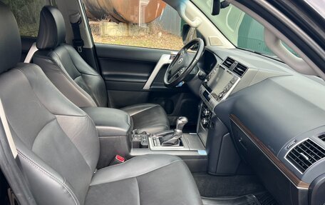 Toyota Land Cruiser Prado 150 рестайлинг 2, 2021 год, 5 850 000 рублей, 9 фотография