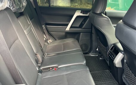 Toyota Land Cruiser Prado 150 рестайлинг 2, 2021 год, 5 850 000 рублей, 8 фотография