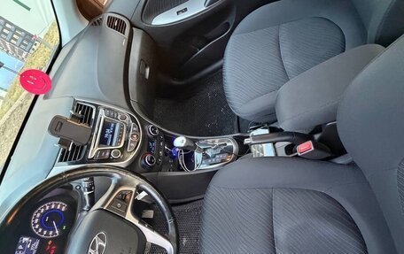 Hyundai Solaris II рестайлинг, 2016 год, 1 300 000 рублей, 5 фотография