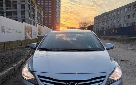 Hyundai Solaris II рестайлинг, 2016 год, 1 300 000 рублей, 3 фотография