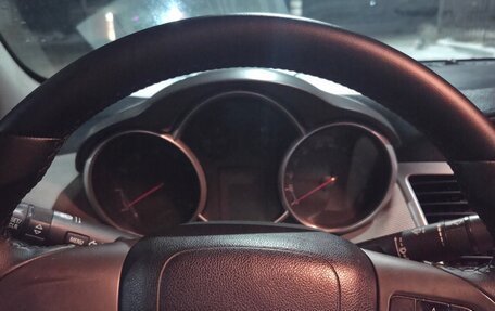 Chevrolet Cruze II, 2010 год, 550 000 рублей, 5 фотография