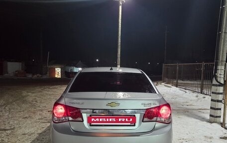 Chevrolet Cruze II, 2010 год, 550 000 рублей, 3 фотография