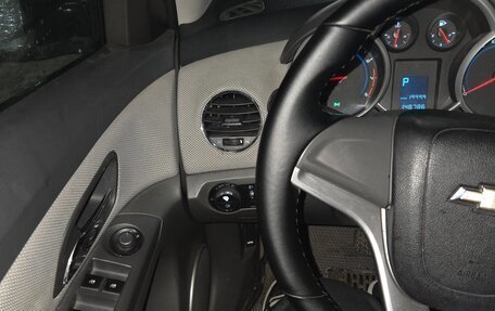 Chevrolet Cruze II, 2010 год, 550 000 рублей, 13 фотография