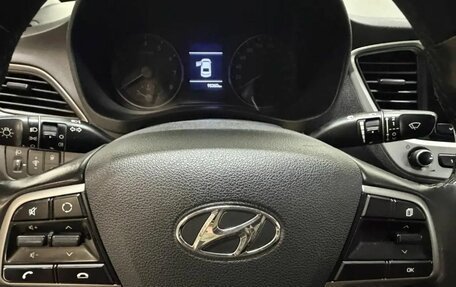 Hyundai Solaris II рестайлинг, 2017 год, 1 199 000 рублей, 10 фотография