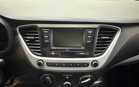 Hyundai Solaris II рестайлинг, 2017 год, 1 199 000 рублей, 9 фотография