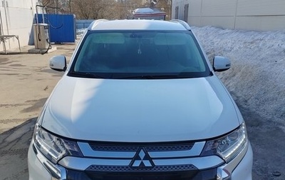 Mitsubishi Outlander III рестайлинг 3, 2019 год, 2 100 000 рублей, 1 фотография