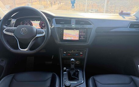 Volkswagen Tiguan II, 2023 год, 3 300 000 рублей, 8 фотография