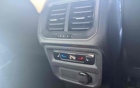 Volkswagen Tiguan II, 2023 год, 3 300 000 рублей, 16 фотография