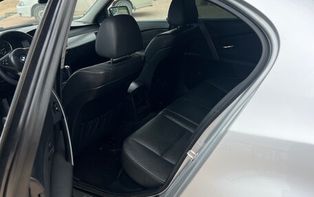 BMW 5 серия, 2004 год, 950 000 рублей, 13 фотография