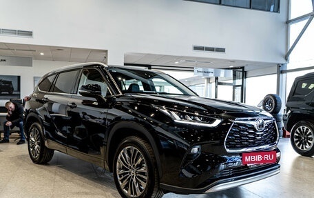 Toyota Highlander, 2025 год, 5 800 000 рублей, 6 фотография