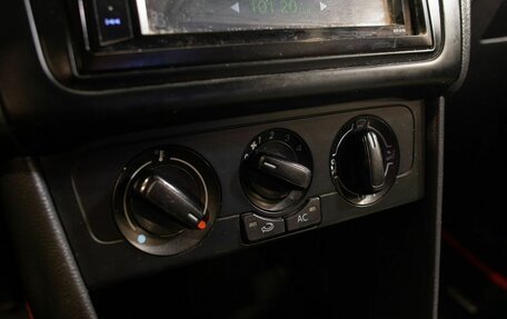 Volkswagen Polo VI (EU Market), 2013 год, 750 000 рублей, 28 фотография