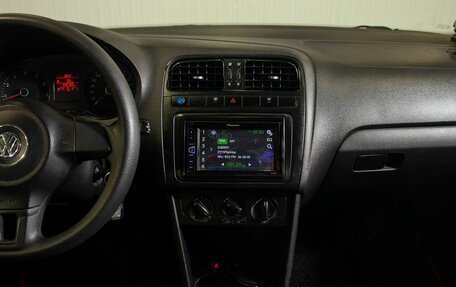 Volkswagen Polo VI (EU Market), 2013 год, 750 000 рублей, 27 фотография