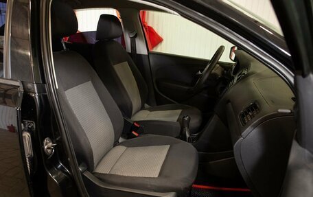 Volkswagen Polo VI (EU Market), 2013 год, 750 000 рублей, 31 фотография