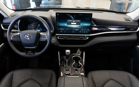 Toyota Highlander, 2025 год, 5 990 000 рублей, 13 фотография