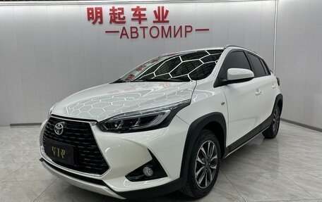 Toyota Yaris XP150 рестайлинг, 2022 год, 1 350 000 рублей, 1 фотография