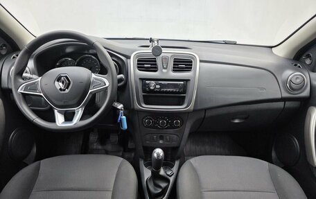 Renault Logan II, 2018 год, 1 045 000 рублей, 11 фотография