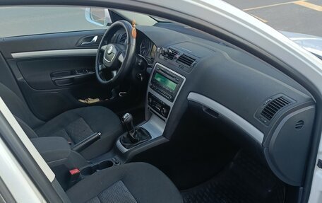 Skoda Octavia, 2010 год, 650 000 рублей, 5 фотография