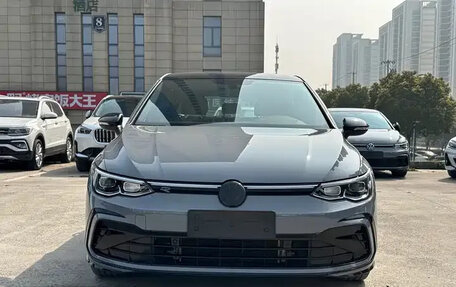 Volkswagen Golf VIII, 2023 год, 2 200 007 рублей, 2 фотография