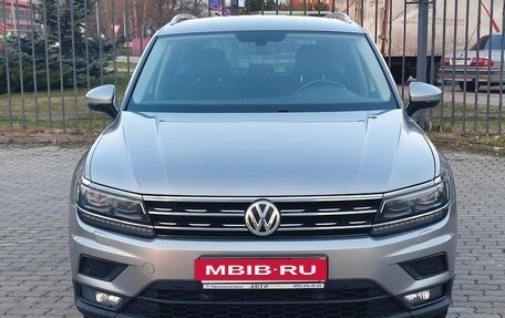 Volkswagen Tiguan II, 2018 год, 2 420 000 рублей, 7 фотография