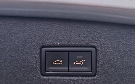 Volkswagen Tiguan II, 2018 год, 2 420 000 рублей, 15 фотография