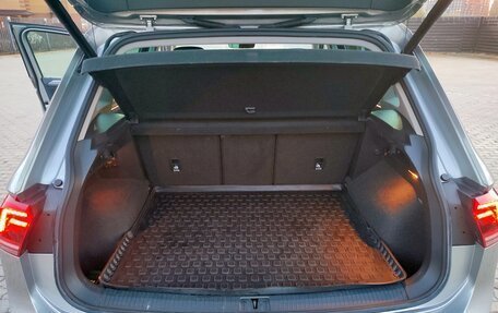 Volkswagen Tiguan II, 2018 год, 2 420 000 рублей, 16 фотография