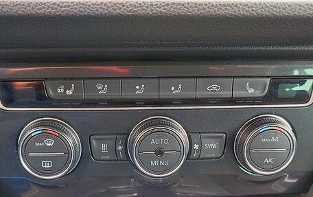 Volkswagen Tiguan II, 2018 год, 2 420 000 рублей, 20 фотография