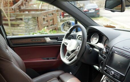 Volkswagen Touareg III, 2016 год, 2 300 000 рублей, 2 фотография