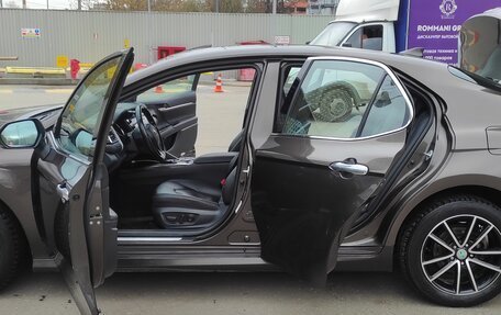 Toyota Camry, 2019 год, 2 475 000 рублей, 4 фотография