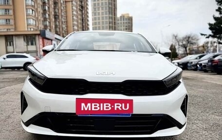 KIA K3, 2023 год, 1 695 000 рублей, 2 фотография