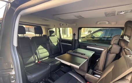 Peugeot Traveller I, 2019 год, 3 250 000 рублей, 4 фотография